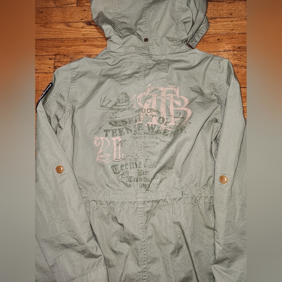 Filippa K Green Hooded Jacket with Patch - Picture 4 of 6